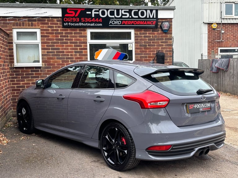 2017 Ford Focus 2.0T EcoBoost ST-3. LOW OWNERS  LOW MILEAGE  MOUNTUNE EXHAUST.