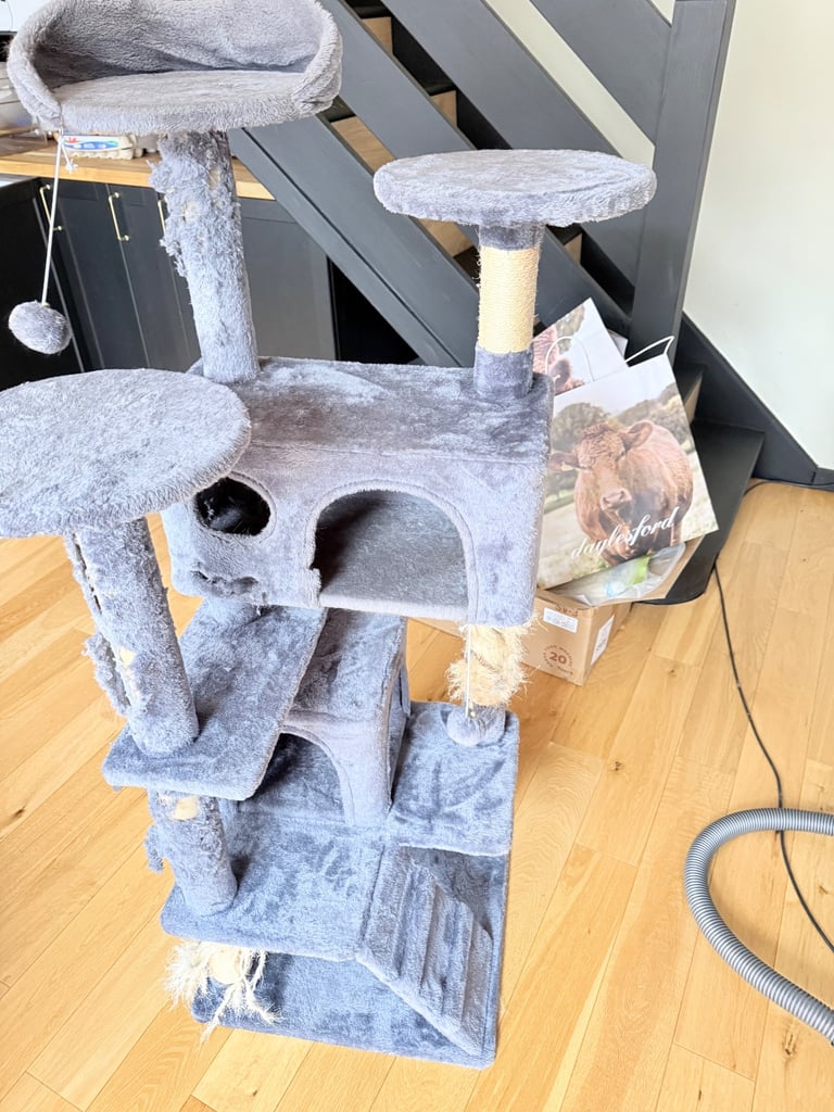 Free Cat tree