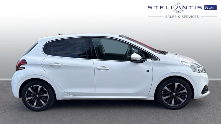2019 Peugeot 208 1.2 PureTech Tech Edition Hatchback 5dr Petrol Manual Euro 6 (s/s) (82 ps) Hatch...