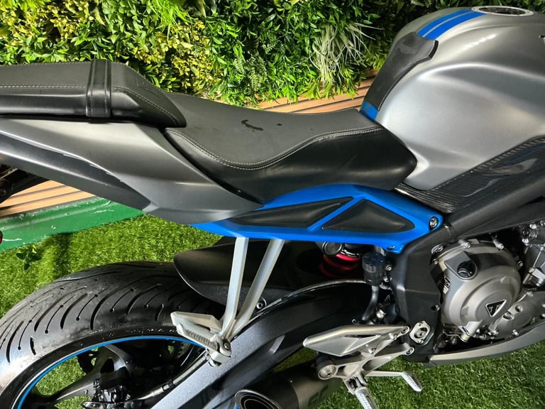 Triumph Street Triple free delivery 