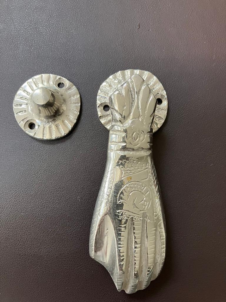 Door knocker 