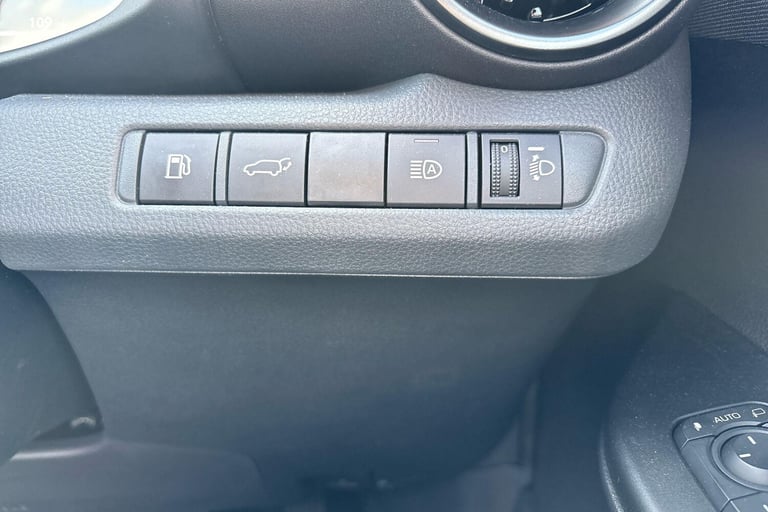 2025 Toyota C-HR 2.0 PHEV Design 5dr CVT SUV Hybrid Automatic