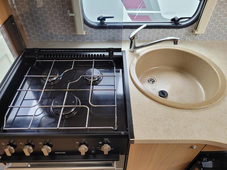 Sprite Major 6 2011 Single Axle 6 Berth - Lightweight, Triple Bunks, Motor Mover