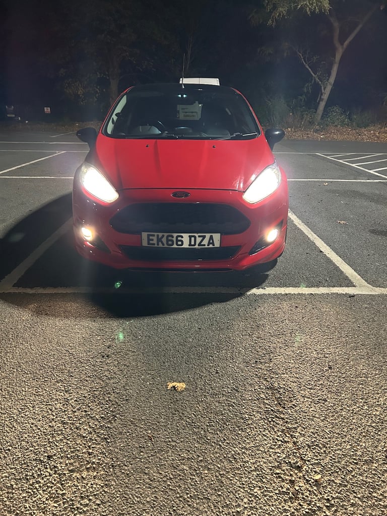 Ford Fiesta Zetec S Red Edition,2016, Manual, 998cc), 3 doors