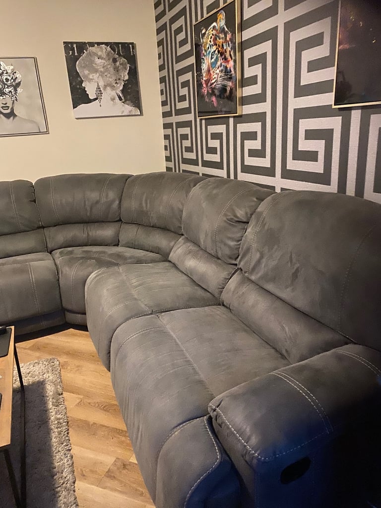 Selling our beautiful sofa 