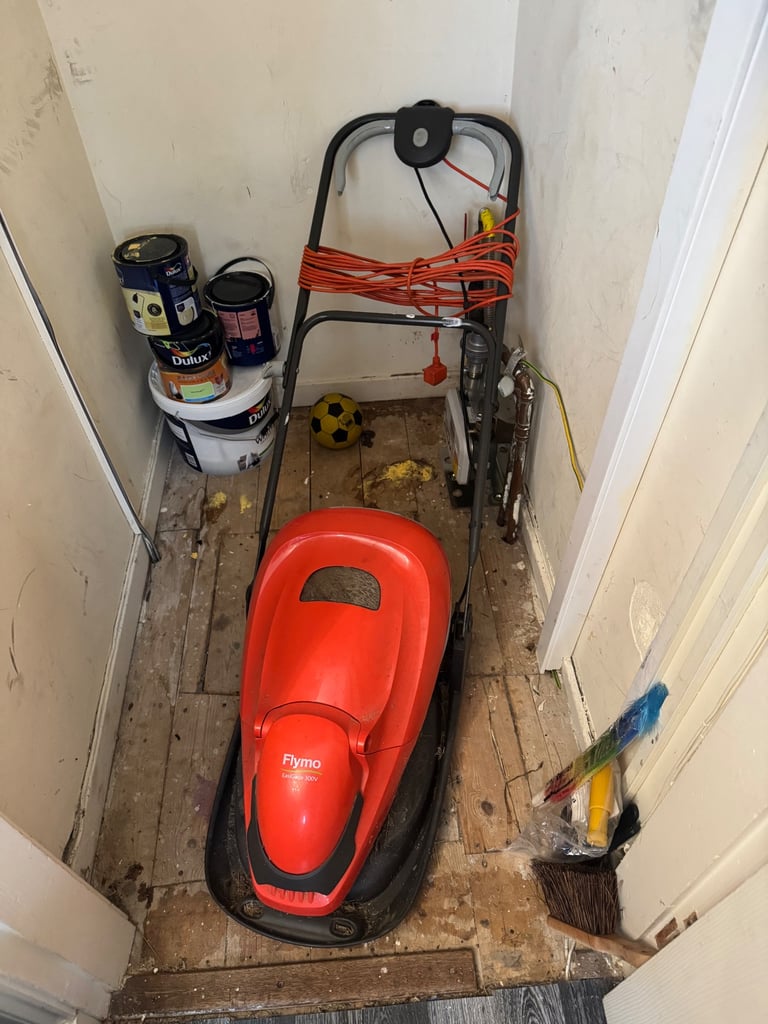 image for Flymo 300v corded lawnmower 