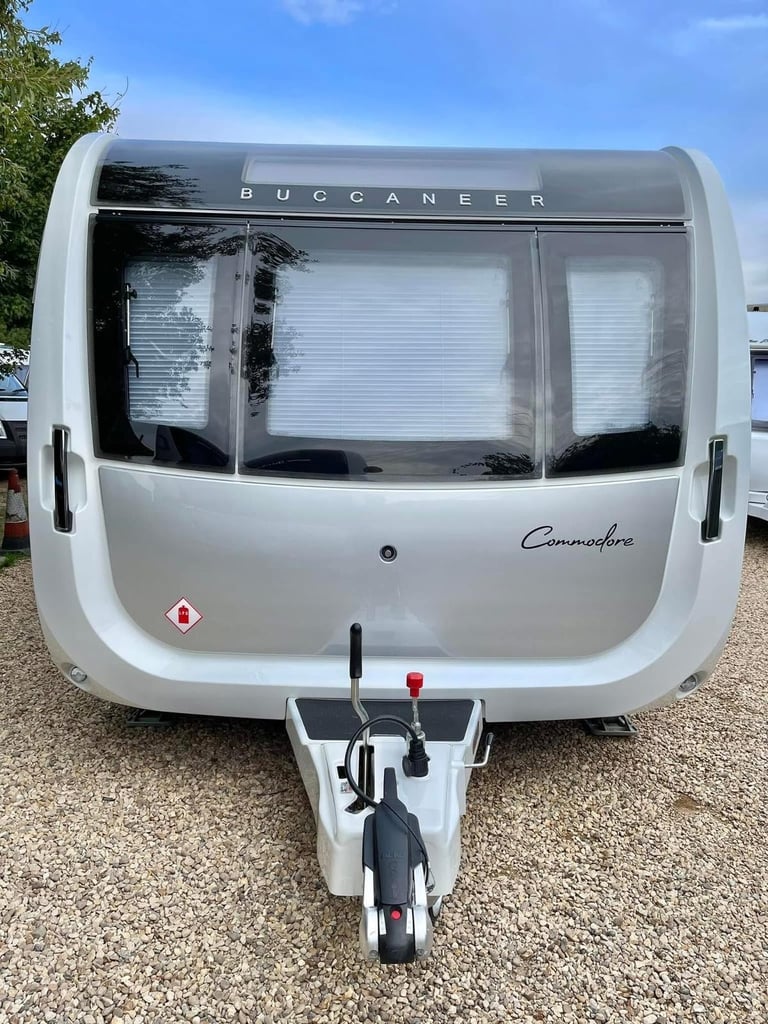 image for 2022 Buccaneer Commodore Silver Twin Axle Alde Island Bed