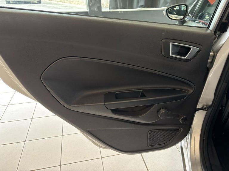 2014 Ford Fiesta 1.0T EcoBoost Zetec Hatchback 5dr Petrol Manual Euro 5 (s/s) (100 ps) Hatchback ...