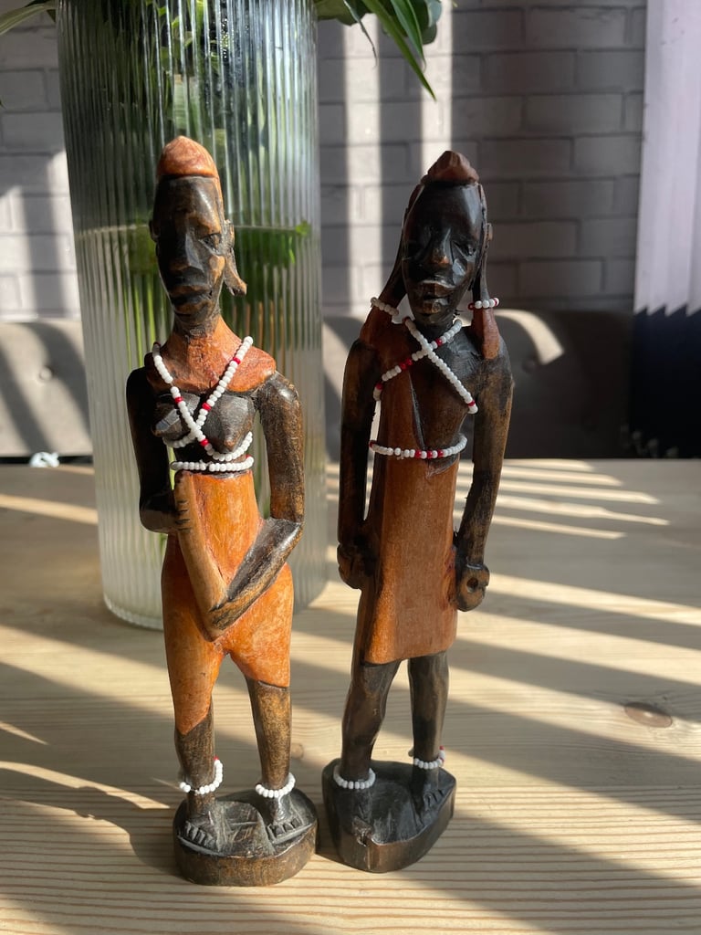 X 2 statue 