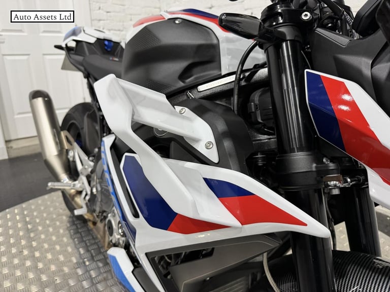 2024 BMW M 1000 R 1000 Naked Petrol Claw-shifted Euro 5 (209 ps) Naked Petrol Manual