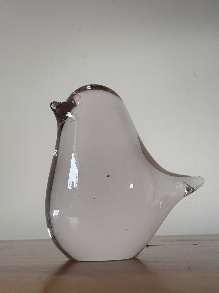 Vintage, Wedgwood, small glass bird.