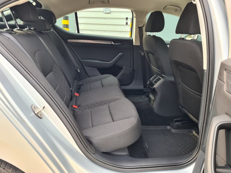 2017 Skoda Superb 1.6 TDI CR S 5dr *LOW MILEAGE* F.S.H/2KEYS HATCHBACK Diesel Manual