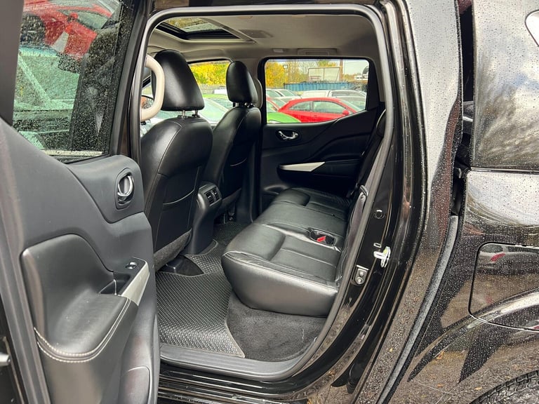 2017 Nissan Navara Double Cab Pick Up Tekna 2.3dCi 190 4WD PICK UP DIESEL Manual