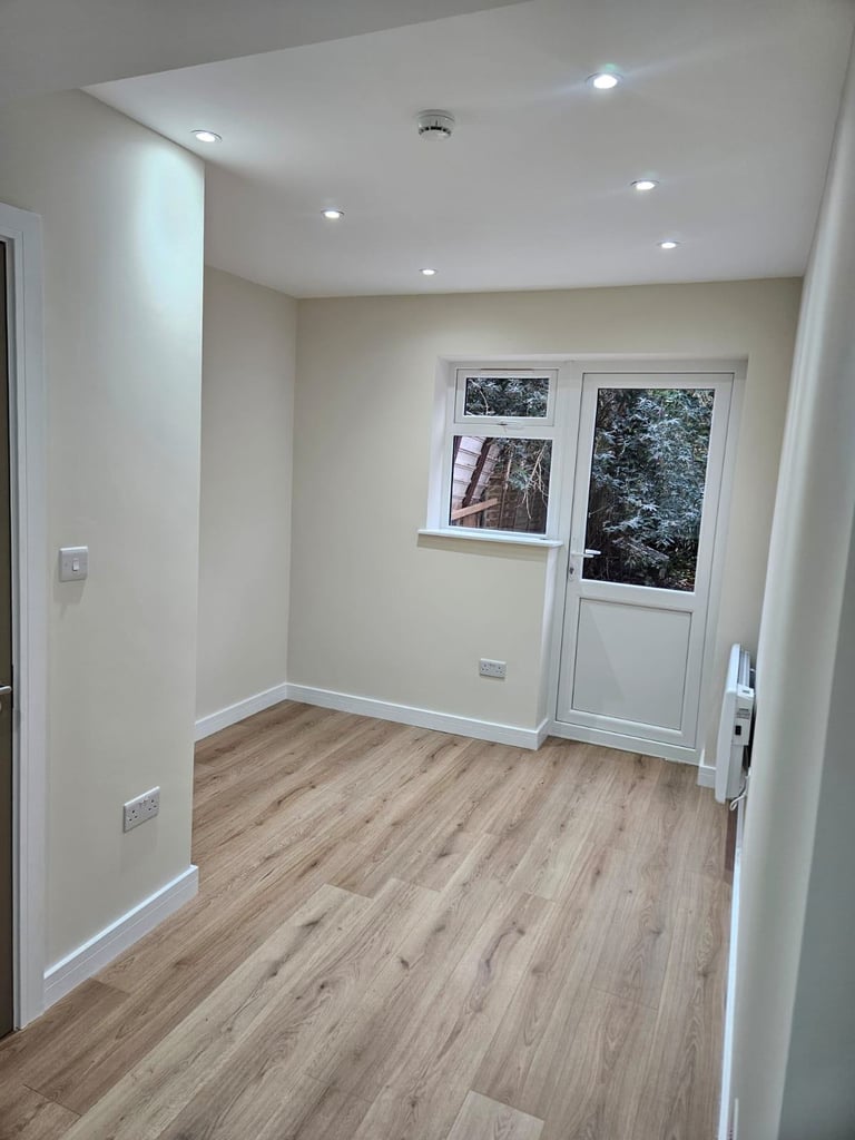 BEDSIT STUIDO PROPERTY QUARRY ROAD ME15