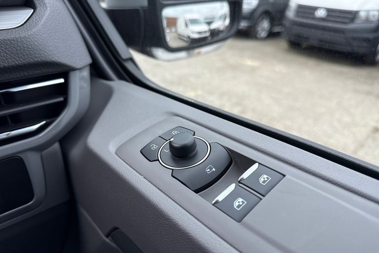 2025 Volkswagen Transporter 2.0 TDI 150 Commerce Pro Van Auto PANEL VAN DIESEL Automatic