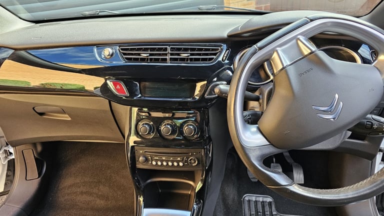 Citroen, DS3, Hatchback, 2015, Manual, Diesel, 1560 (cc), 3 doors