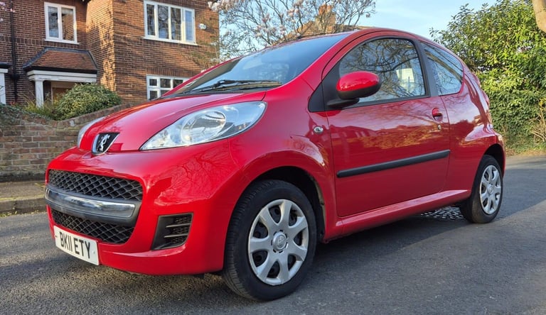 Tiny mileage - 2011 - Peugeot 107 URBAN 1.0 Petrol Manual 3 door