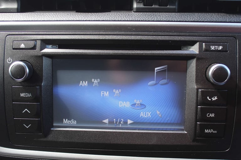 2015 Toyota Auris 1.8 Auris Icon+ VVT-i CVT 5dr Hatchback Hybrid Automatic