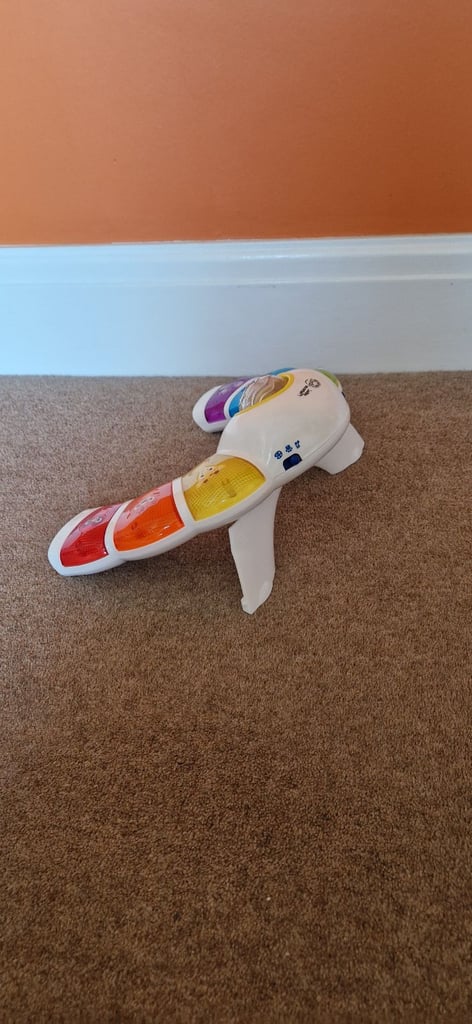  BABY EINSTEIN ACTIVITY RAINBOW LIGHT BAR INC BATTERIES. EXCELLENT CONDITION.
