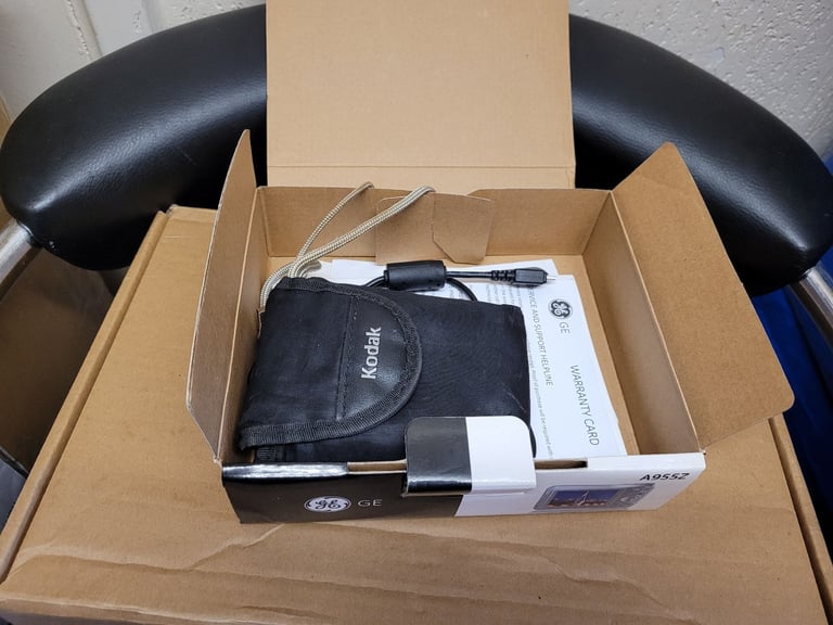 GE A955Z Digital Camera 