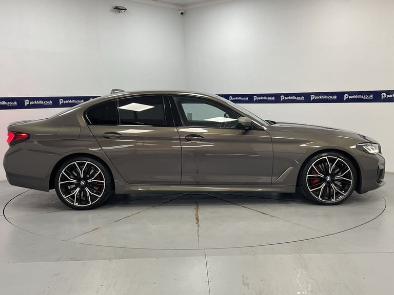 2020 BMW 5 Series 4.4 M550i V8 Saloon 4dr Petrol Steptronic xDrive Euro 6 (s/s) (530 ps) - AA Sal...