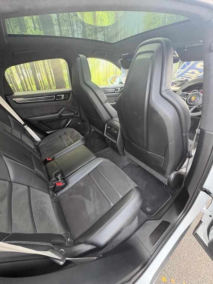 2020 Porsche Cayenne GTS 5dr Tiptronic S 5 door Coupe 