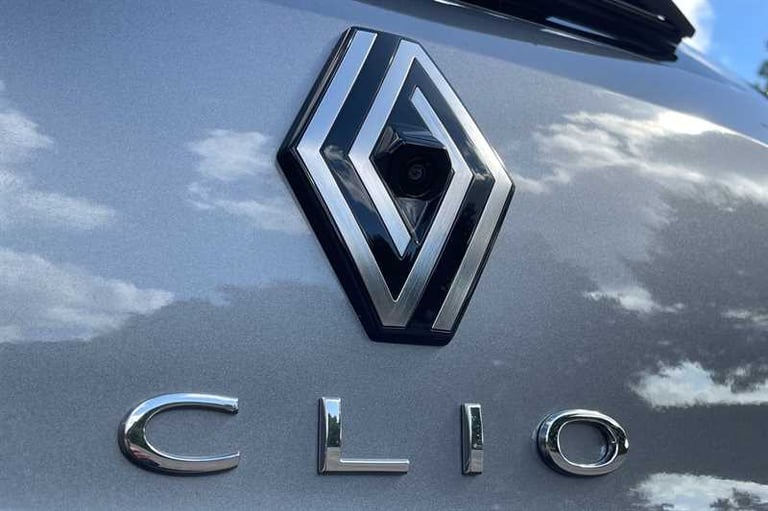 2025 Renault Clio 1.6 E-TECH techno Hatchback 5dr Petrol Hybrid Auto Euro 6 (s/s) (145 ps) Hatchb...