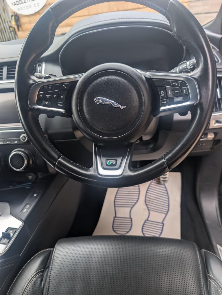 JAGUAR E-PACE 2.0 D180 R-Dynamic HSE 2019