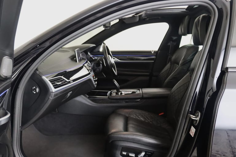 2022 BMW 7 Series 3.0 745Le 12kWh M Sport Auto xDrive Euro 6 (s/s) 4dr SALOON Petrol/Electric Hyb...
