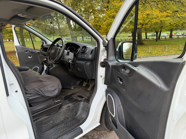 VAUXHALL VIVARO SPORTIVE 1.6 CDTI BI TURBO 2016 REG WITH AIR CON & 12 MONTHS MOT! READY FOR WORK! 
