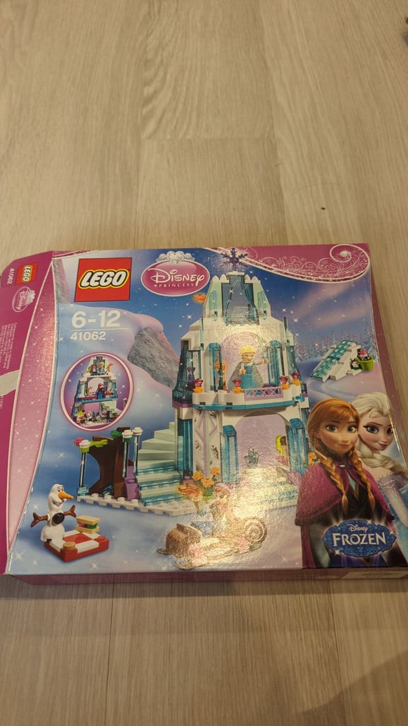 Elsa's sparkling ice castle Lego set 