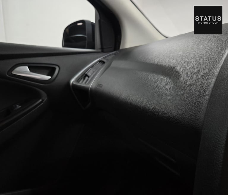 2014 Ford Focus 1.6 Zetec Hatchback 5dr Petrol Powershift Euro 5 (125 ps) Hatchback Petrol Automatic