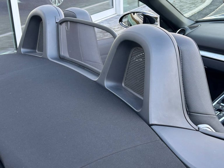 2017 Porsche Boxster 2.0 2dr CONVERTIBLE PETROL Manual