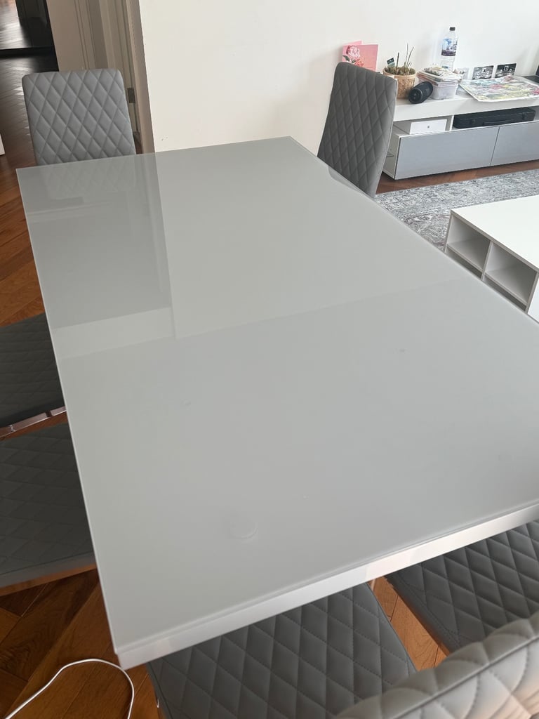 🍽️ Modern Glass Dining Table + 6 Grey Chairs – Brand New Condition, Must sell