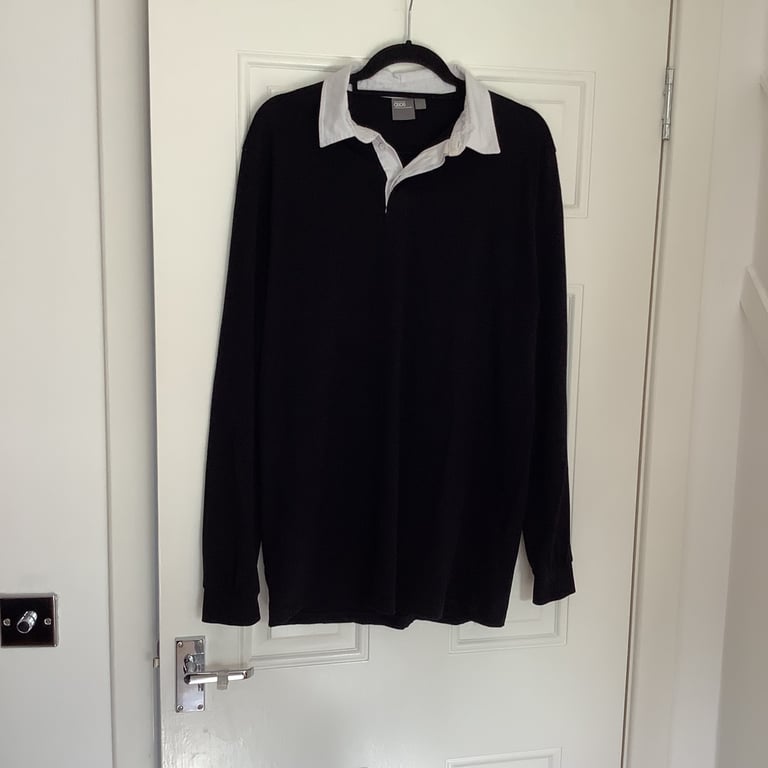 image for Large men’s black and white  top asos L 