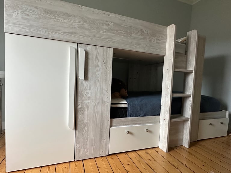Children’s Bunk Bed with Wardrobe, Drawers & Shelf – Excellent Condition