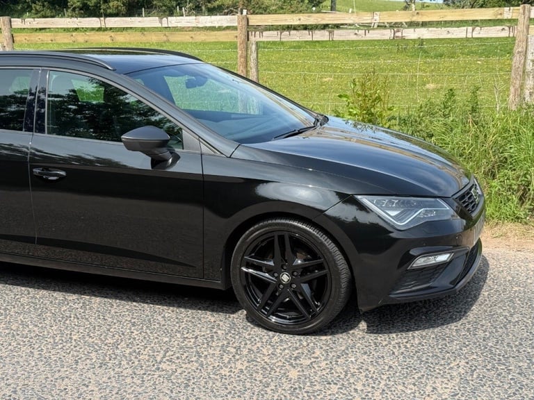SEAT Leon 1.5 TSI EVO 150 FR Black Edition [EZ] 5dr DSG Petrol