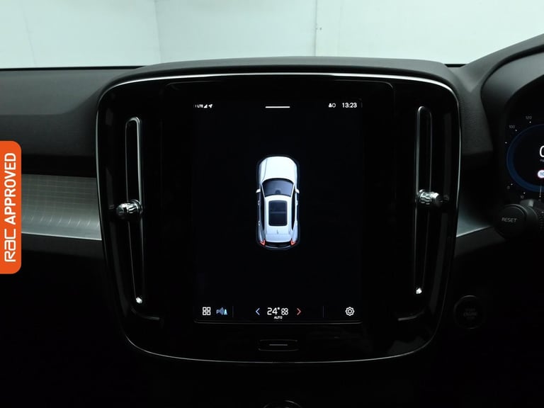 2022 Volvo XC40 2.0 B3 MHEV Core SUV 5dr Petrol Hybrid DCT Auto Euro 6 (s/s) (163 ps) SUV PETROL ...