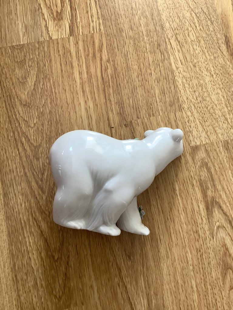 Lladro Polar Bear with flowers