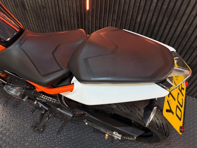2020 KTM 125 Duke 125 Euro 4