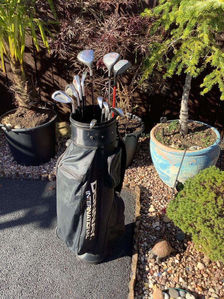 Set of John Letters graphite golf clubs, in a lovely Donnay golf bag. 