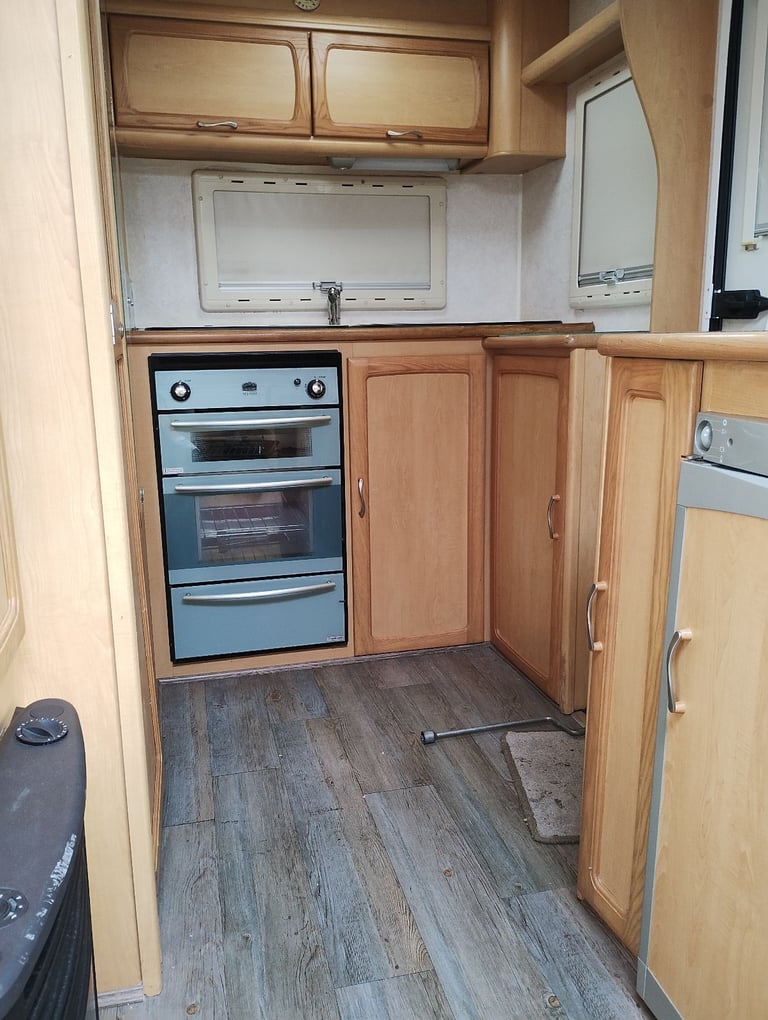 Compass Omega 433 2 berth 