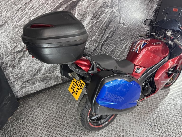 TRIUMPH SPRINT ST 1050 2006