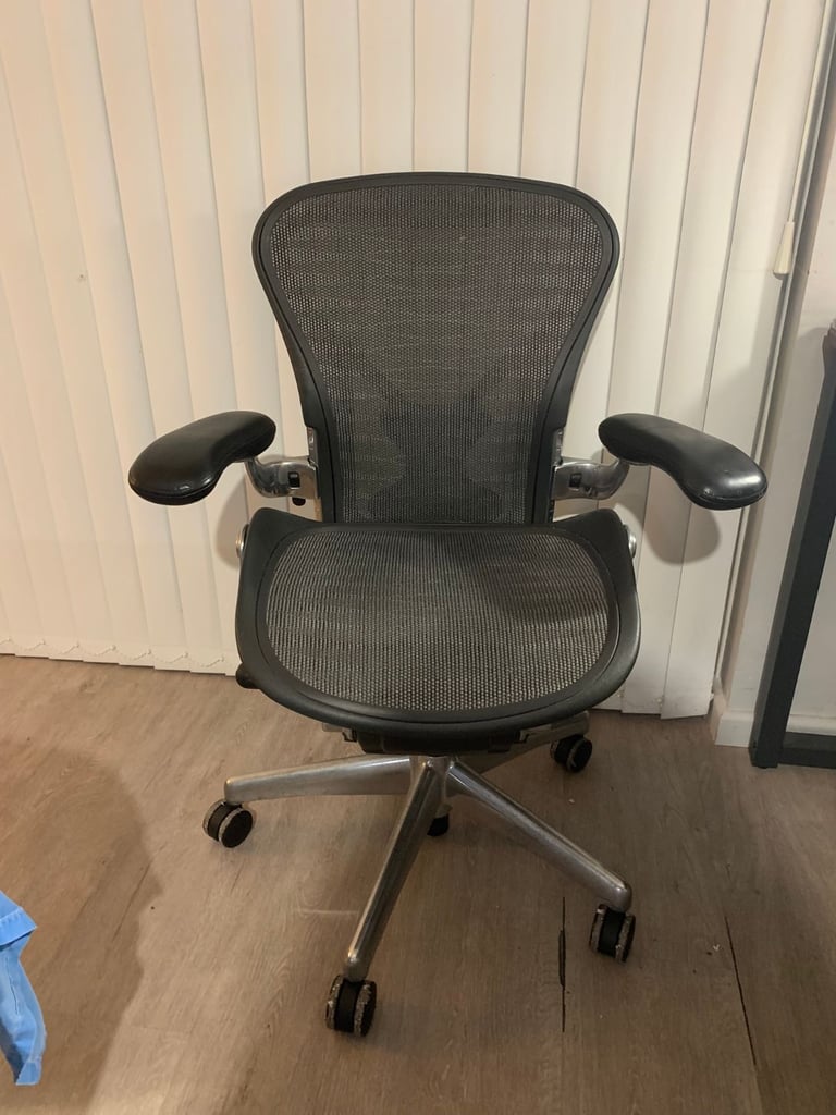 Desk chair, very comfortable, very good condition