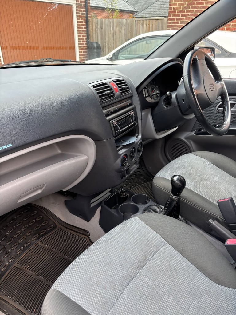 Kia Picanto with brand new mot - Image 2