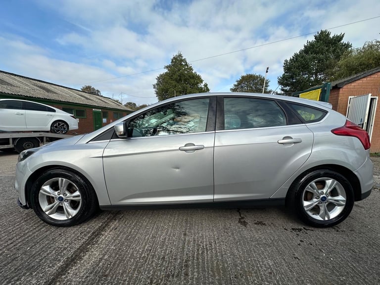 2011 Ford Focus 1.6 TDCi Zetec Euro 5 (s/s) 5dr HATCHBACK Diesel Manual