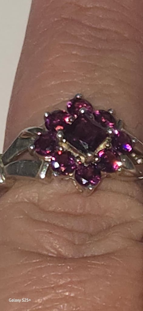 image for Beautiful sterling silver 925 Rohdoltite Garnet cluster ring size N