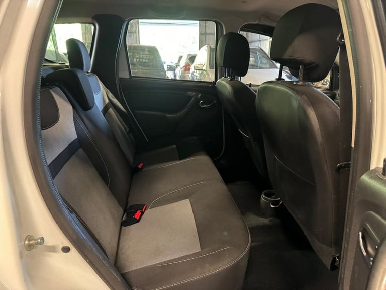 2018 Dacia Duster 1.5 dCi Laureate SUV 5dr Diesel Manual 4WD Euro 6 (s/s) (110 ps) HATCHBACK Dies...