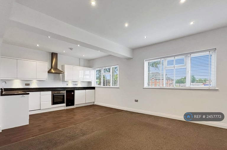 2 bedroom flat in Ashton Lane, Sale, M33 (2 bed) (#2457773)