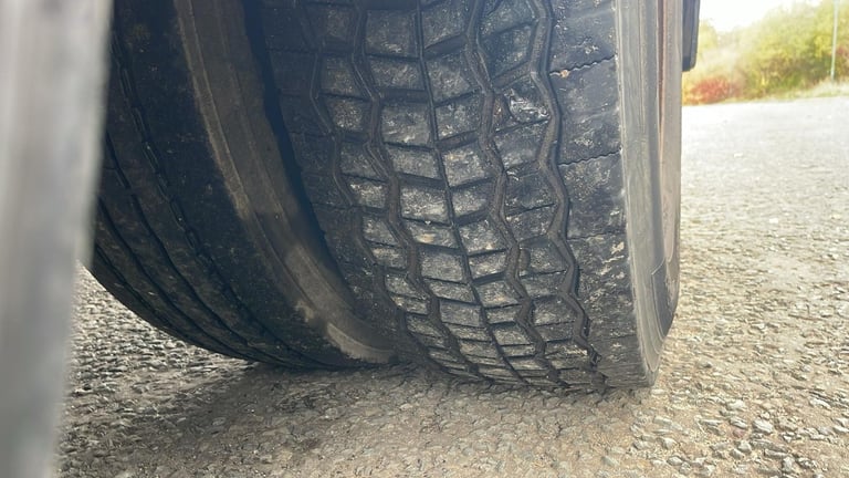  2010 (60) LEYLAND DAF CF 75.310 SKIP LOADER. 6X4. 26 TON GVW. BOUGHTON GEAR